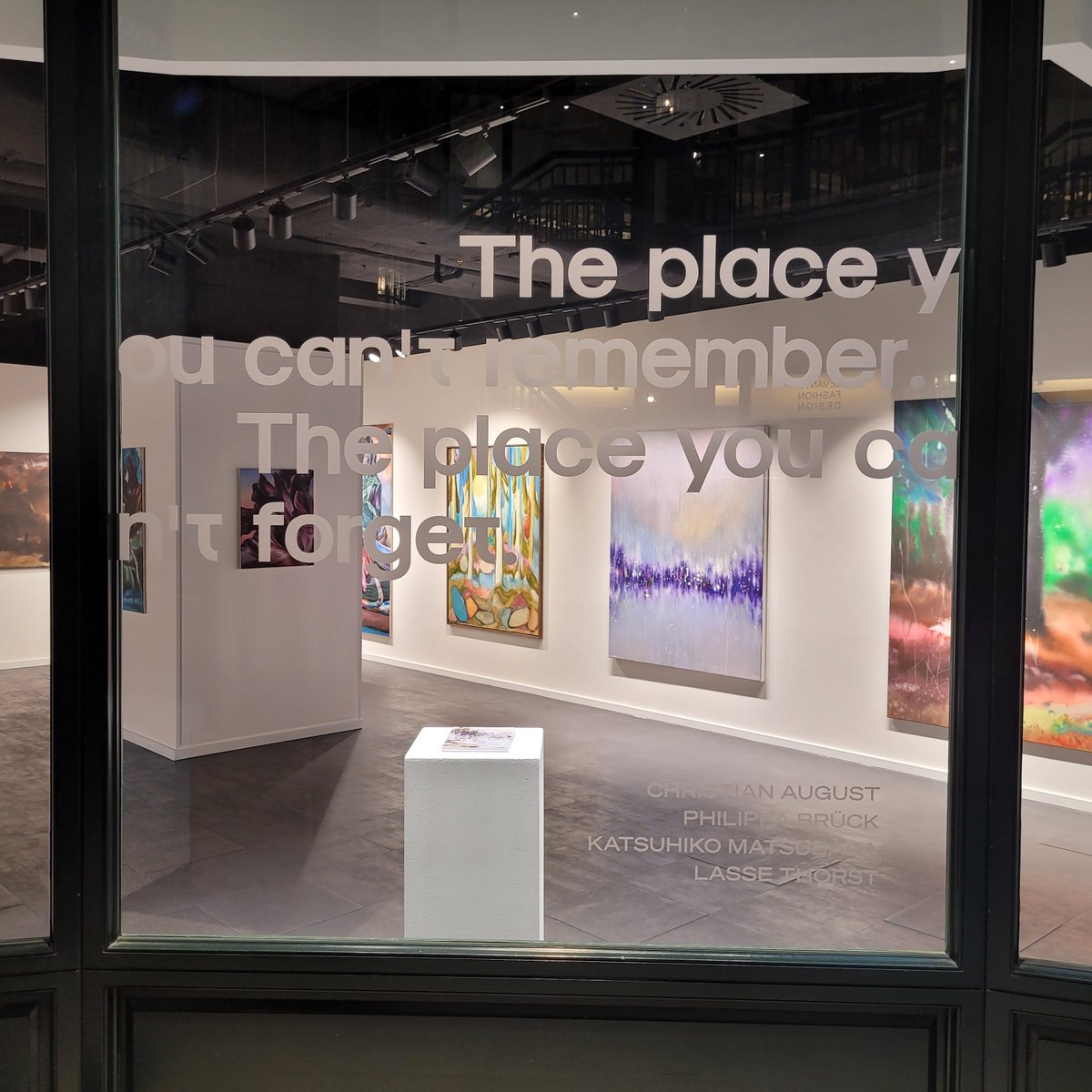 Naomi_fromhh's tweet image. Be me. Read Proust. Walk into a gallery.
Come out with an essay about the true voyage of discovery.
Spoiler: it's not travel.
paragraph.com/@cryptonao/dis…