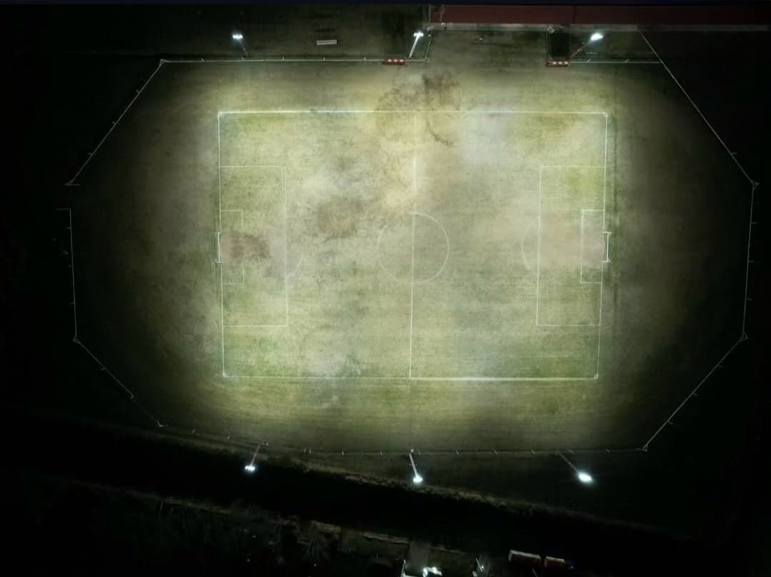 MinCoopCba's tweet image. 👉 Acompañamos el crecimiento del Club Jorge Newbery Mutual de #Ucacha con un aporte de $20 millones que permitió iluminar con tecnología LED las canchas de fútbol y tenis.
Invertimos donde hay comunidad, deporte e identidad.
#SeguimosHaciendo