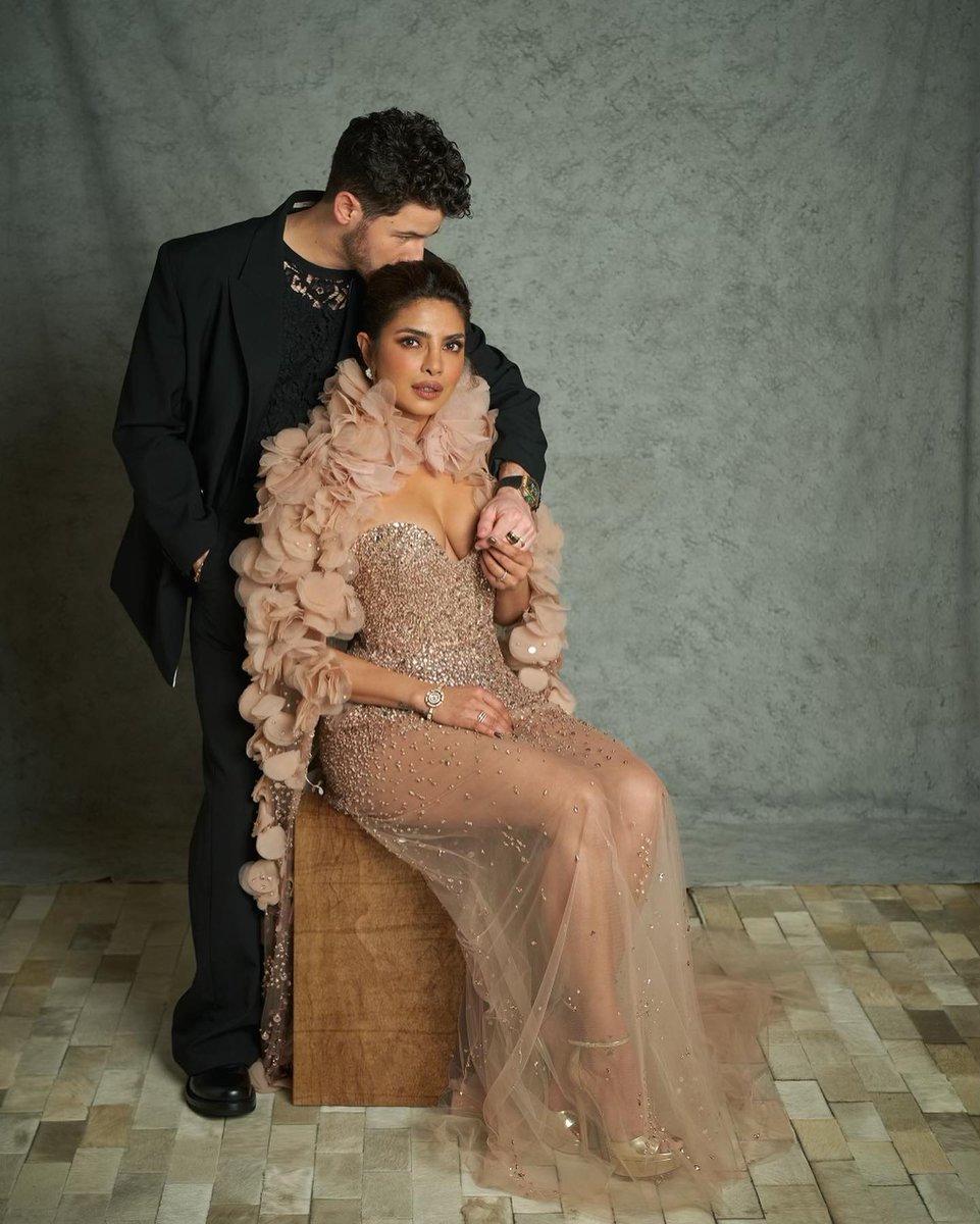 #MNAwards BTS
MY DRESS <a href="/ElieSaabWorld/">ELIE SAAB</a>  
SAM’S SUIT <a href="/McQueen/">McQueen</a>
FASHION <a href="/themelodyking/">Melody King</a>
MAKEUP <a href="/kole_mua/">Armando Kole</a>
HAIR <a href="/BridgetBrager/">Bridget Brager</a>
JEWELS <a href="/Bulgariofficial/">Bvlgari</a>
PHOTOS <a href="/NicolasGerardin/">Nicolas Gerardini</a>