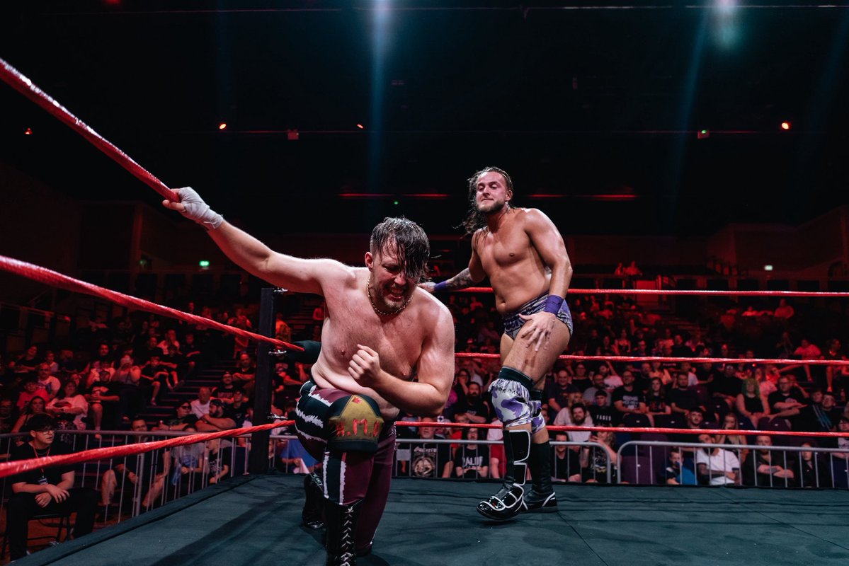 BritWresRev's tweet image. So confident was @LetsBeAce of retaining the BWR Open Division Title in the Fatal 4 Way elimination match at VIVA LA REVOLUTION, he brought along THE MUSIC MAN to perform a live rendition of “Viva Ace Matthews”.
Ace’s opponents had other ideas however.
After @RickyReganPro went…
