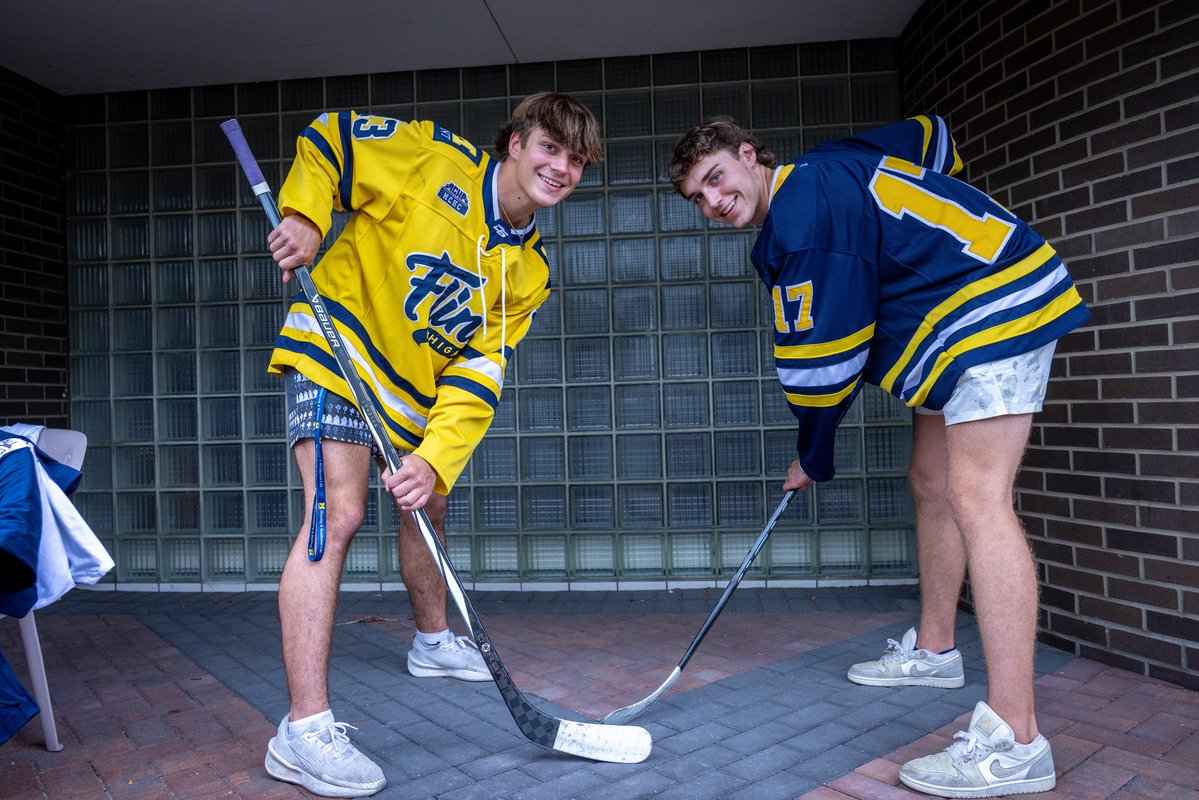 Thinking about playing a sport this fall? Whether on the field, the court or even the ice, there’s something for everyone with UM-Flint Club Sports! The Club Sports program creates a safe and fun environment that encourages positive campus experiences through competitive sports.