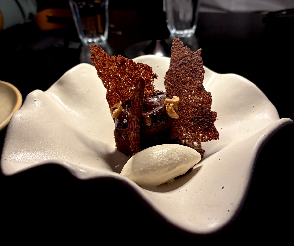Theshashank_p's tweet image. I was really looking forward to this place opening and now that it’s finally here and boy! was it worth the wait!! The chocolate dessert is easily one of the best desserts I’ve had in town..
📍Circa 11, Indiranagar