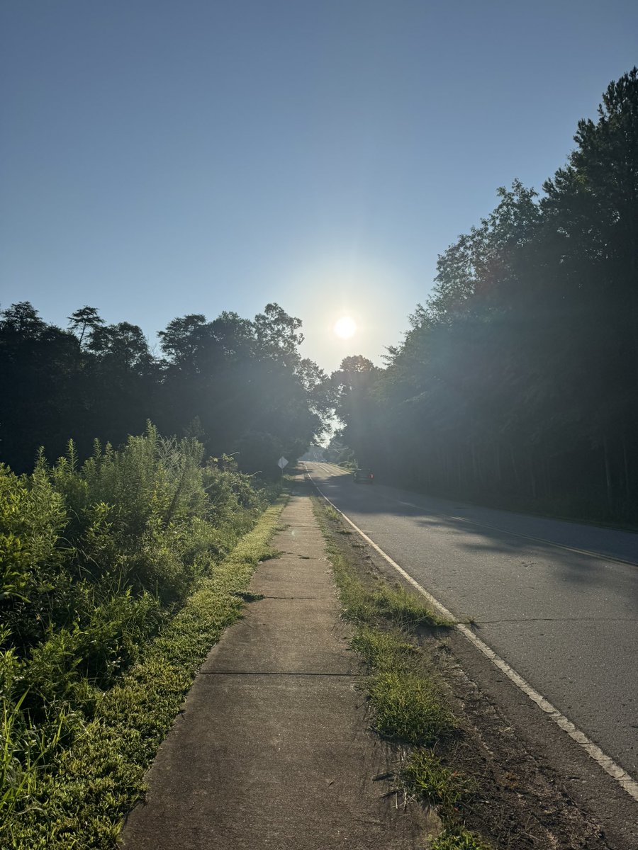 Started the day with hills, lots of them. Check out that sunrise though! 

#FitLeaders