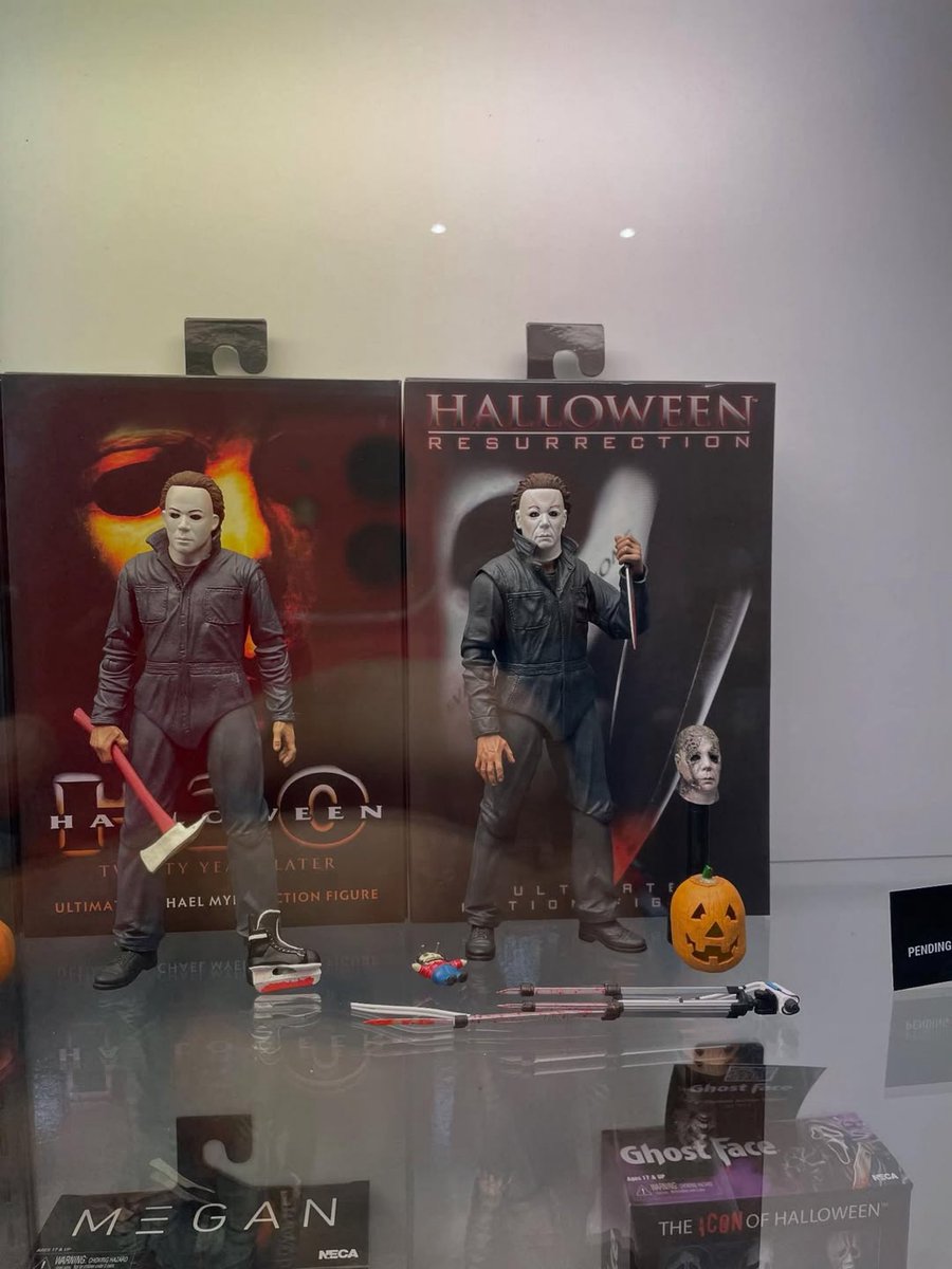 MlCHAELMYRS's tweet image. Halloween Resurrection (2002)
NECA Action Figure reveal. 🎃🔪