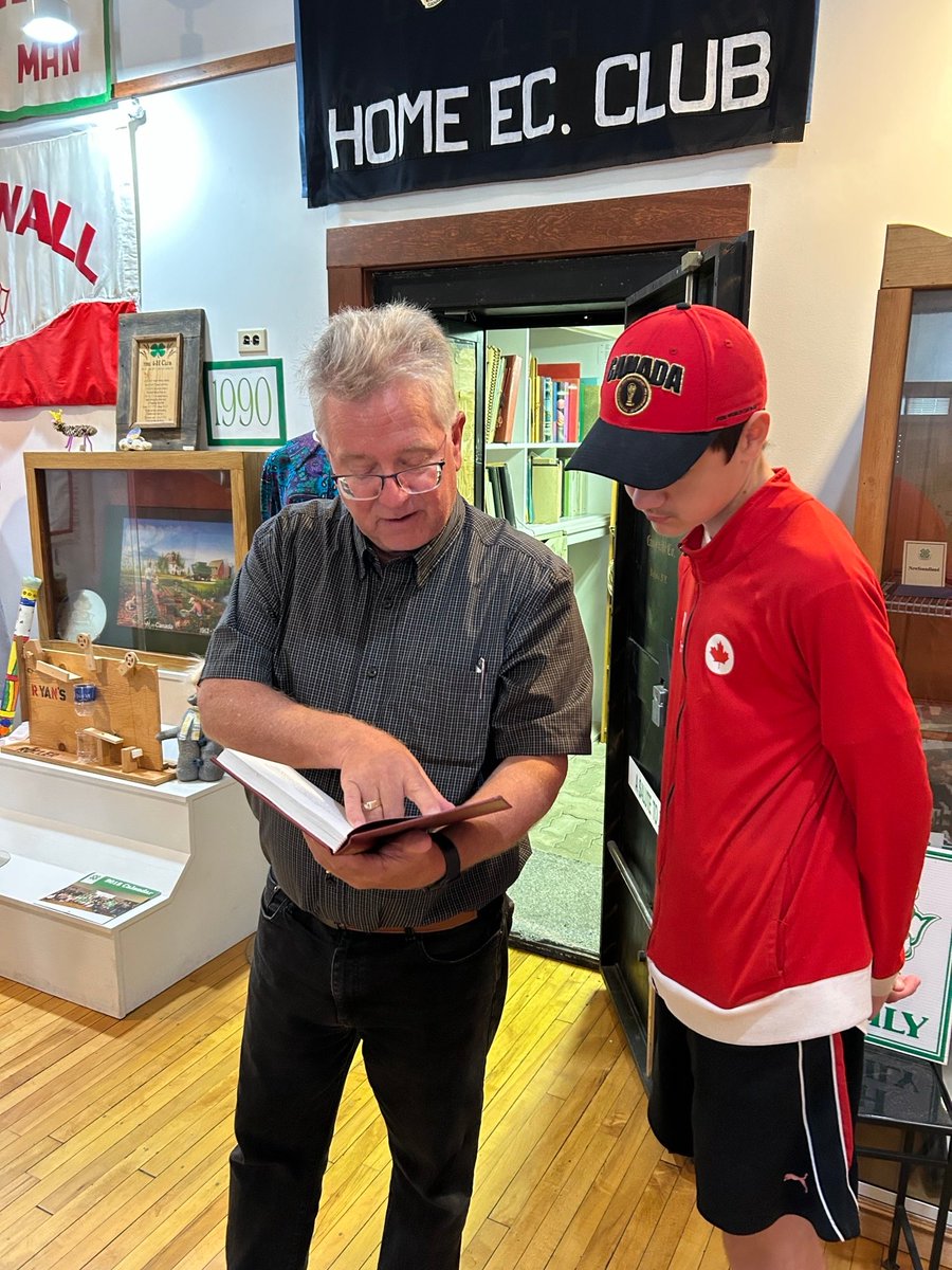SenatorRobBlack's tweet image. Did you know that the first 4-H boys and girls club started in Roland, MB? It is also home to the 4-H museum which showcases artefacts from across the country dating from as early as 1913! It was great to be able to visit with friends from @4HManitoba and see the great history of…