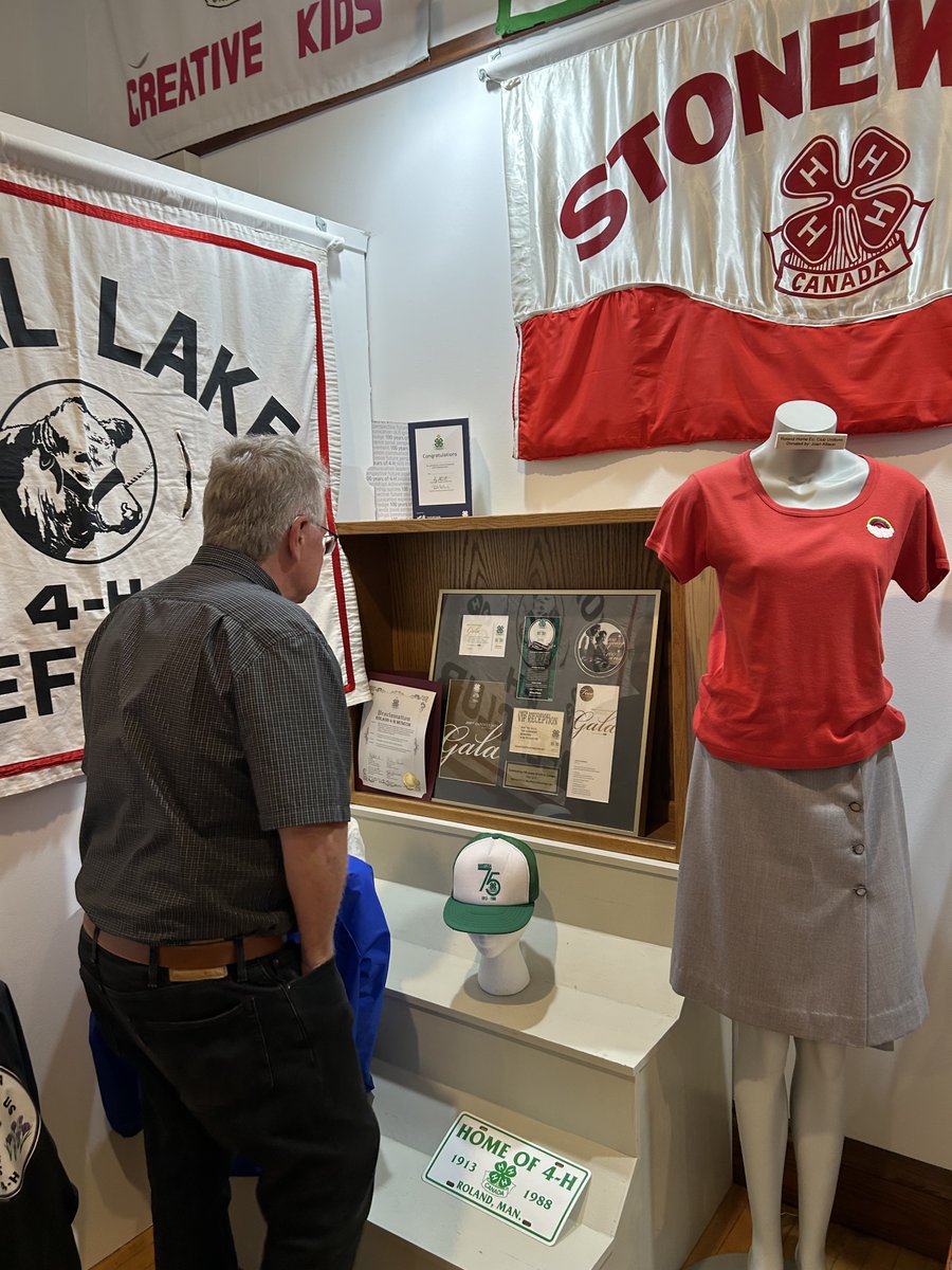 SenatorRobBlack's tweet image. Did you know that the first 4-H boys and girls club started in Roland, MB? It is also home to the 4-H museum which showcases artefacts from across the country dating from as early as 1913! It was great to be able to visit with friends from @4HManitoba and see the great history of…
