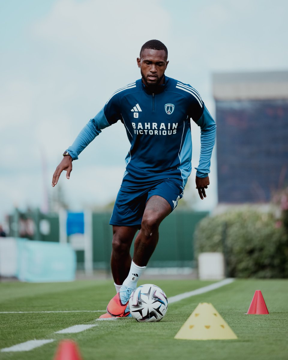 ParisFC's tweet image. Premiers pas, premières sensations.
Ce matin, Otavio a effectué sa première séance individuelle pour lancer son aventure parisienne 🔵⚪️
#CertifiéParis #ParisFC