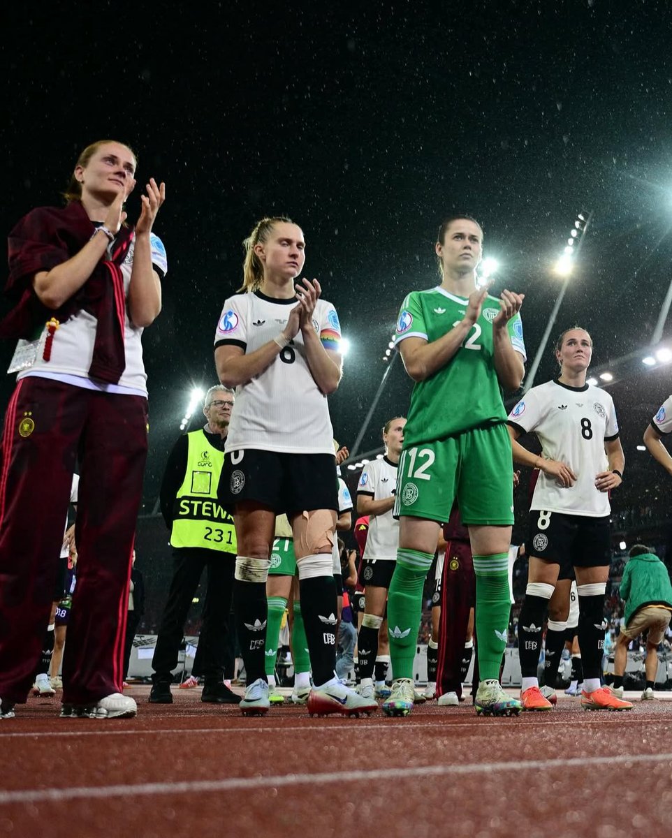 GermanyInCanada's tweet image. What a ride. What a team. What a summer. 🇩🇪❤️⚽

A hard-fought semi-final vs Spain—extra time, full drama. Final score: 1–0. Congrats, Spain.

@DFB_Frauen, we’re so proud. You gave it your all. 

Danke für einen unvergesslichen EM-Sommer!

#WEURO2025 #GERESP #TeamGermany