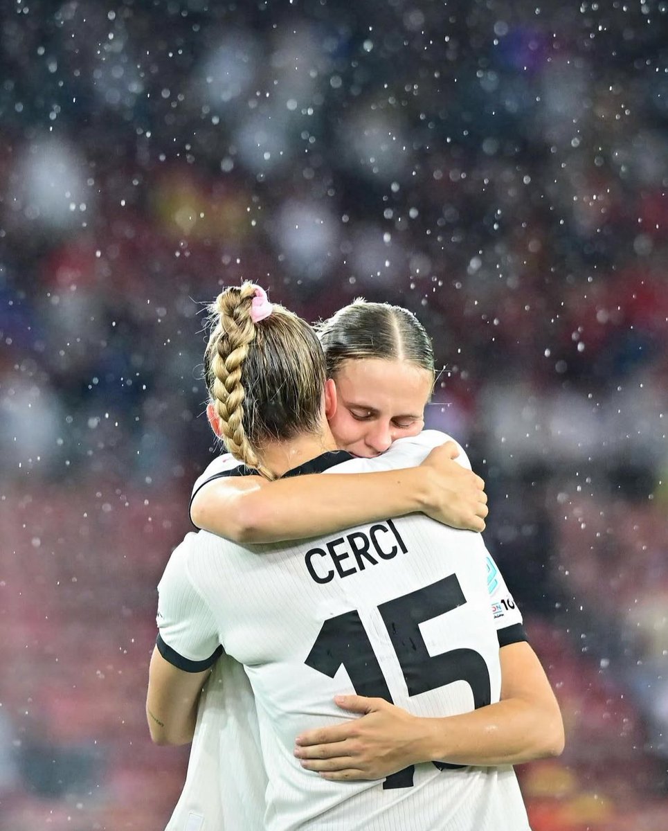 GermanyInCanada's tweet image. What a ride. What a team. What a summer. 🇩🇪❤️⚽

A hard-fought semi-final vs Spain—extra time, full drama. Final score: 1–0. Congrats, Spain.

@DFB_Frauen, we’re so proud. You gave it your all. 

Danke für einen unvergesslichen EM-Sommer!

#WEURO2025 #GERESP #TeamGermany