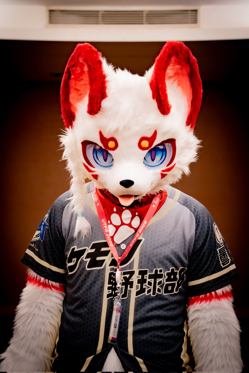 御影曇天 /Mikage Tantian🦊🔜UTFG (@mikagetantian) on Twitter photo 我會盯著你,直到把點心交出來
간식을 내놓을 때까지 널 계속 지켜볼 거야
お菓子を渡すまで ずっとあなたをじっと見つめているよ
I’ll stare at you until you hand over the snack
📸: <a href="/AYASHI_V/">AYASHI / 阿亞希 / 아야시 🔜 INFURNITY 2025</a>
🪡: <a href="/cangpaifur2307/">CANGPAIFUR苍牌毛化</a>
#FursuitFriday
#Furry
#fursuit 我會盯著你,直到把點心交出來
간식을 내놓을 때까지 널 계속 지켜볼 거야
お菓子を渡すまで ずっとあなたをじっと見つめているよ
I’ll stare at you until you hand over the snack
📸: <a href="/AYASHI_V/">AYASHI / 阿亞希 / 아야시 🔜 INFURNITY 2025</a>
🪡: <a href="/cangpaifur2307/">CANGPAIFUR苍牌毛化</a>
#FursuitFriday
#Furry
#fursuit