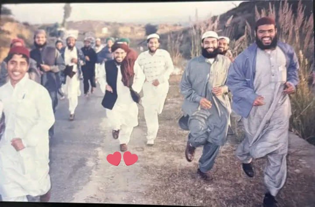 مرشد کامل امیر المجاہدین علامہ خادم حسین 
 رضوی صاحب کی یادگار اور نایاب تصویر 
جو آج سے پہلے شاید آپ نے کبھی نہ دیکھی ہو
💖💖💖
🥹