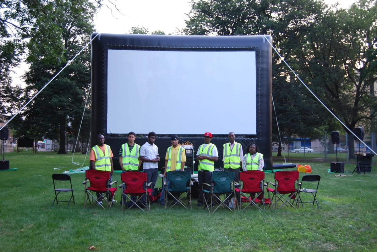 ItsInQueens's tweet image. A Better Jamaica screens outdoor films in five different Queens parks. More: tinyurl.com/42n3tukn