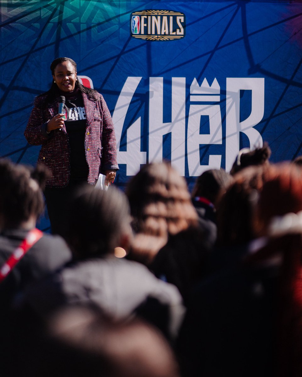 theBAL's tweet image. Last month, our final BAL4HER Leadership Conference of #BAL5 brought together 60 mentees, 15 mentors, and 3 panelists. 🇿🇦
Affirming BAL4HER as a true platform to empower the next generation of young female leaders. 💫
#BAL4HER
