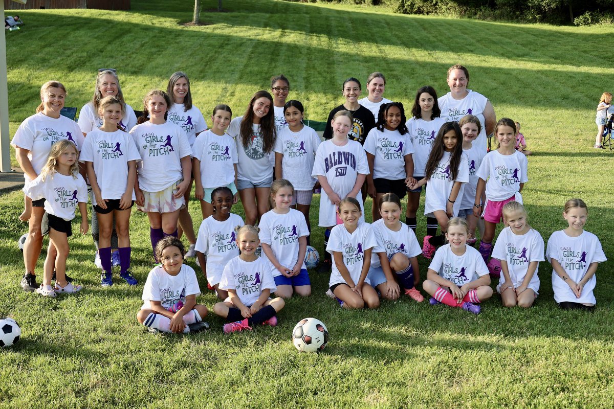 RivetersSC's tweet image. Sabrina and Bella had the opportunity to talk with the Baldwin-Whitehall Soccer Association’s Girls on the Pitch! ⚽️

This summer program introduced grade-school age girls to soccer and general fitness! 💪

#RivetersRise