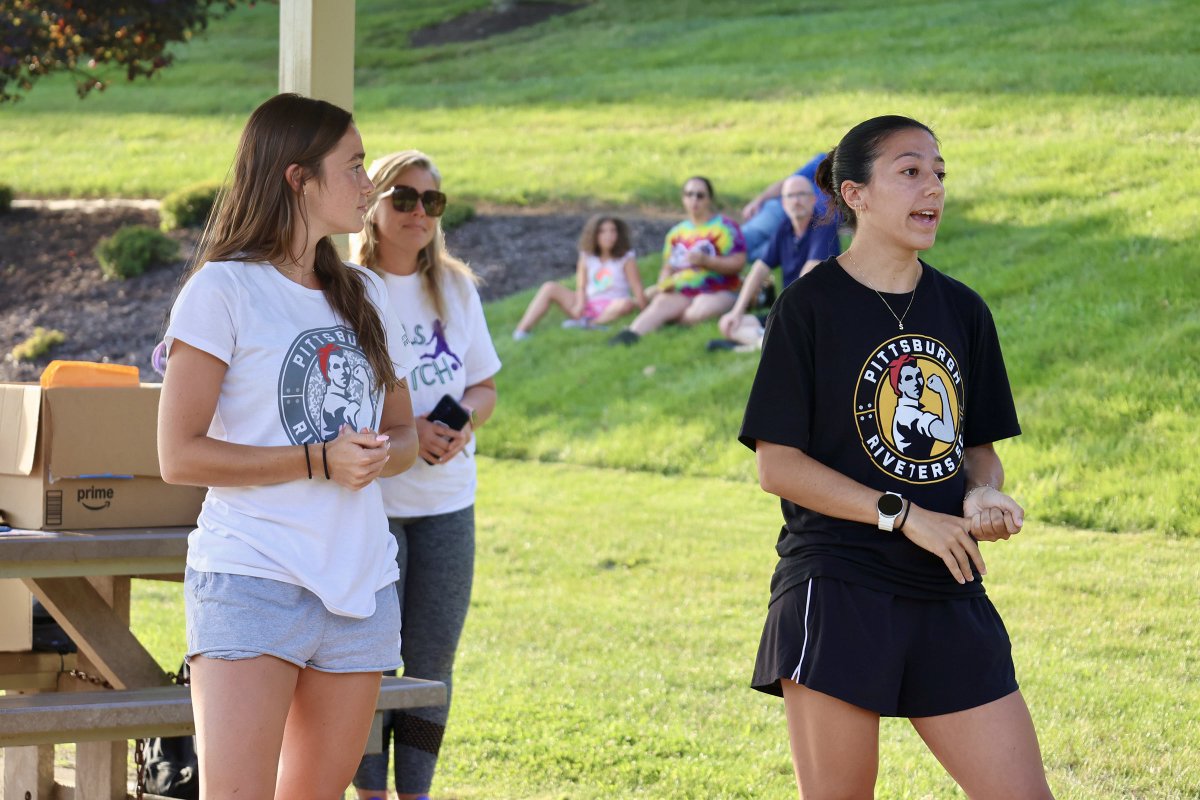 RivetersSC's tweet image. Sabrina and Bella had the opportunity to talk with the Baldwin-Whitehall Soccer Association’s Girls on the Pitch! ⚽️

This summer program introduced grade-school age girls to soccer and general fitness! 💪

#RivetersRise