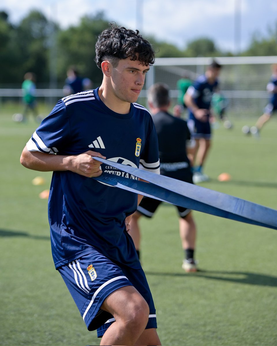 Cantera1926's tweet image. 📸 Había ganas de volver a tocar balón
🙋🏻♂️ #RealOviedoDivi
🙋🏻♂️ #RealOviedoLN
#CanteraRO 🔵⚪