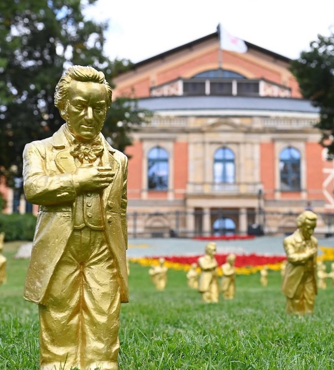 GermanyInCanada's tweet image. DESTINATION: 🥨🎼 GERMANY!

Ever dreamed of experiencing Wagner at the legendary Bayreuth Festival?

🎭 #Bayreuth2025 runs July 24–Aug 27—world-class opera, iconic acoustics, pure magic.

🎟️ Almost sold out. Start planning your 2026 Wagnerian pilgrimage from 🇨🇦 now!

#Wagner