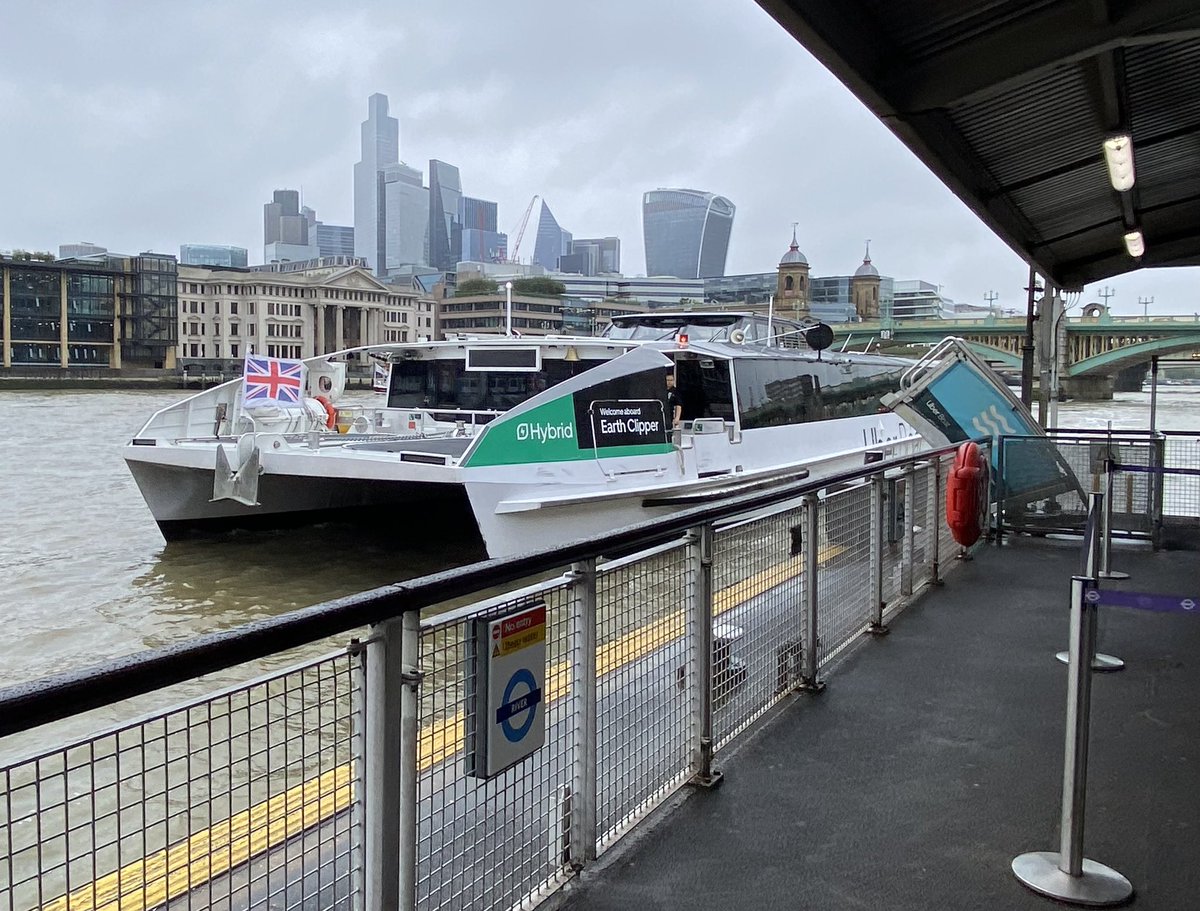 KentWomble's tweet image. Lovely afternoon tea at The Swan next to Shakespeare’s Globe then across the river in style for tonight’s main event. @EvitaMusical