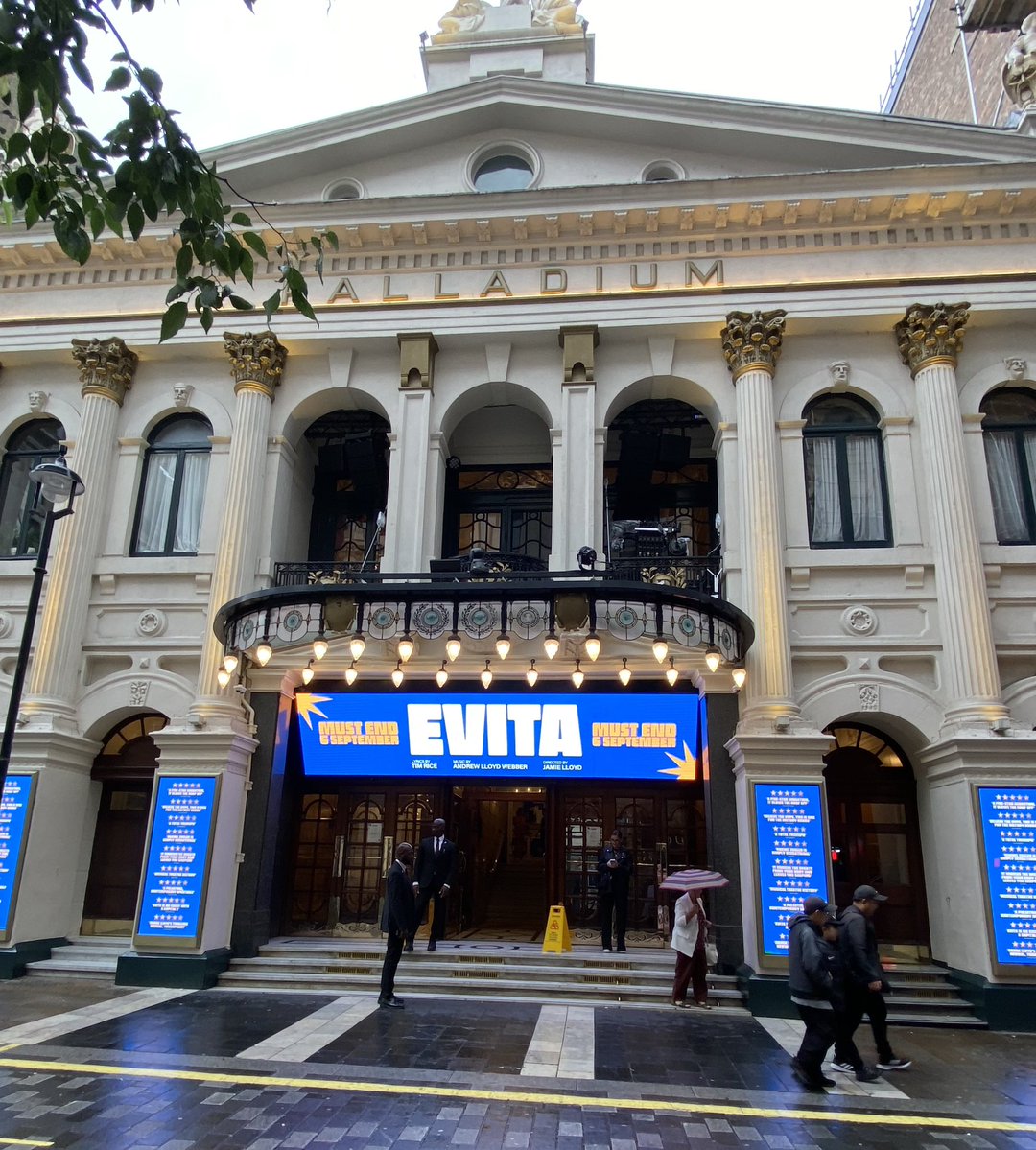 KentWomble's tweet image. Lovely afternoon tea at The Swan next to Shakespeare’s Globe then across the river in style for tonight’s main event. @EvitaMusical