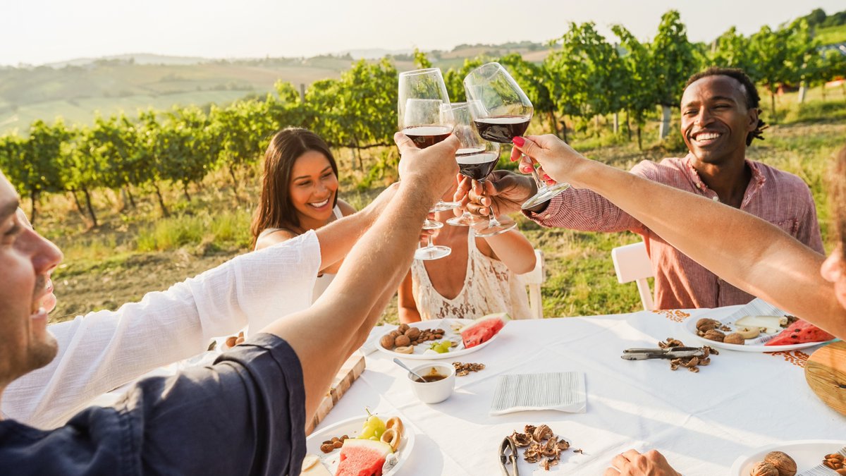 WTTC's tweet image. ๐๐ฎ๐น From B&Bs in Tuscany to boutique tour operators in Sicily, Italy's travel economy runs on small business.
Our data shows Italy's expected to experience a โฌ283BN tourism boom, making it the perfect moment for SMEs to strike big ๐ bit.ly/44LZ5Lm
#TogetherInTravel