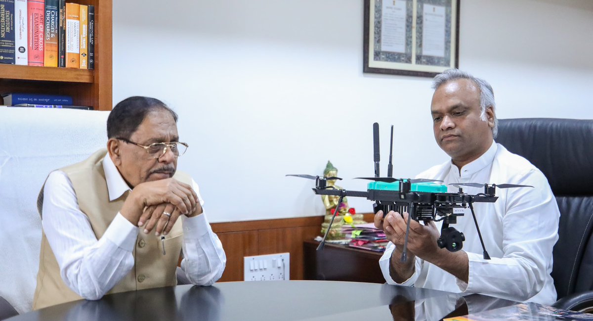 PriyankKharge's tweet image. As part of its ongoing commitment to modernising law enforcement and empowering youth through emerging technologies, the Government of Karnataka today launched a major drone deployment initiative in Kalaburagi.
The move not only strengthens public safety infrastructure but also…