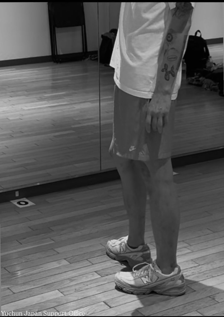sonagi6002's tweet image. Happy life with YU🌈2217
生きてるだけで精一杯
そんな猛暑の中で頑張れているのは
先に希望があるおかげ
こんな暑さの中で
ユチョンは今日も
ダンスの練習頑張るんだろうな
そう思っただけで
私は今日も頑張れる
希望があるっていいね
私たちに希望があってよかったね
D-7‼️…