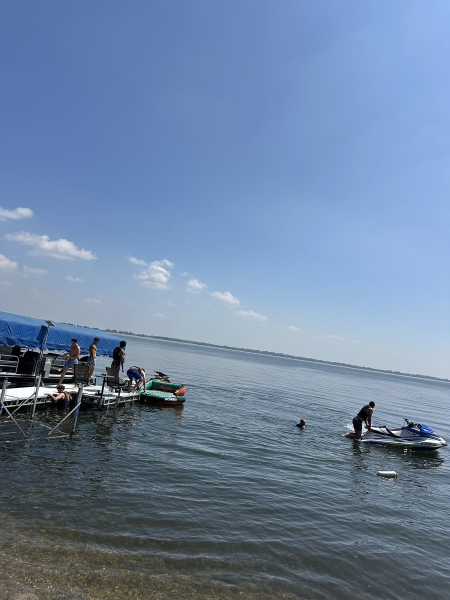 GoJacksMBB's tweet image. Post-practice R&amp;amp;R. Summer workouts are winding down ⏳ 

#GoJacks 🐰