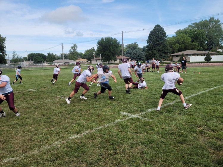 EBTigers's tweet photo. 🐅🏈The high school football team attended the Butler County 8 Man Jamboree in David City this week. We had great attendance and got great reps for both the varsity and jv players. Only 36 more days until our season opener! Go tigers! 🏈🐅 https://t.co/rvPw8g8UNv
