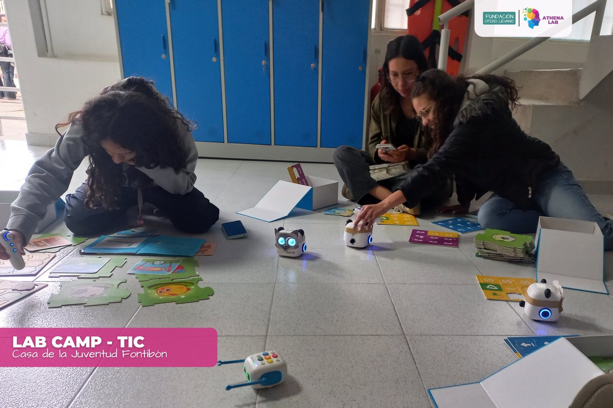 Durante los meses de mayo, junio y julio de 2025, gracias a la articulación con las Casas de la Juventud de <a href="/integracionbta/">Secretaría Distrital de Integración Social</a>  <a href="/DistritoJoven_/">Distrito Joven</a>  y al compromiso de nuestros orientadores STEAM, desarrollamos cuatro experiencias #LabCampSTEAM en las localidades de Bogotá. ✌️