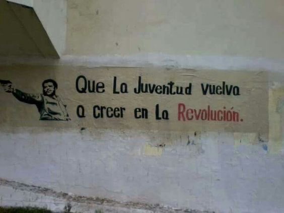 aleznes's tweet image. "Ser joven y no ser revolucionario es una contradicción hasta biológica."
Salvador Allende ♥️