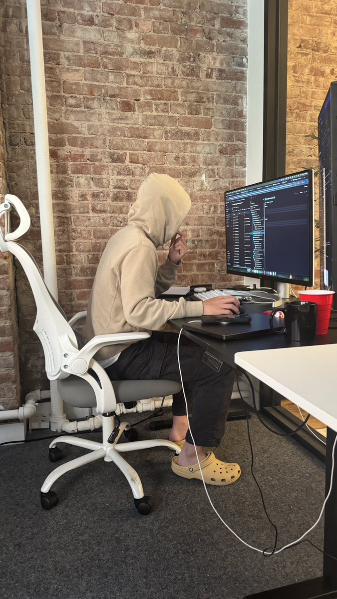 Lewis Zhang tweet media