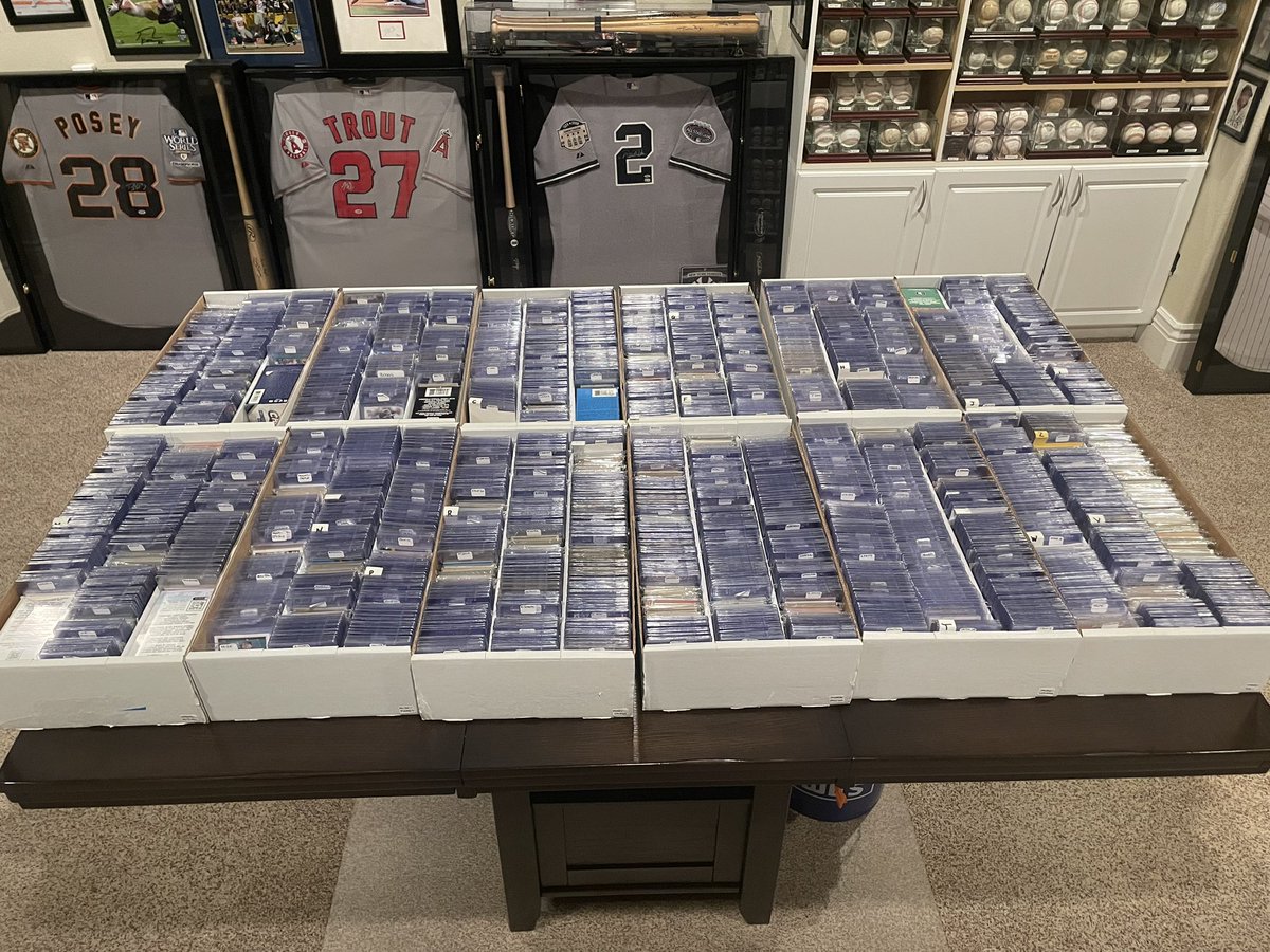 BWIZZLE222's tweet image. This is what happens when you try and collect every star that ever played.
