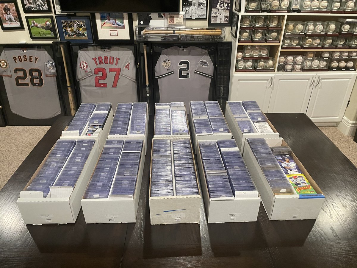 BWIZZLE222's tweet image. This is what happens when you try and collect every star that ever played.