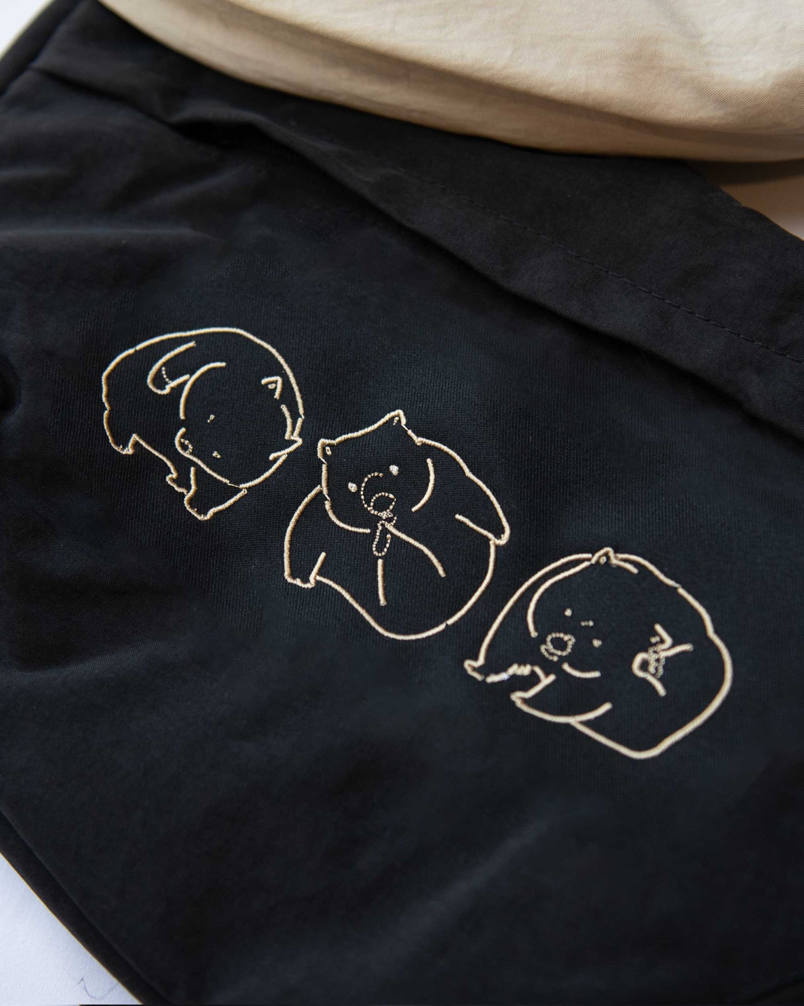 つばめの刺繍絵／日本の古道具 つばめの刺繍絵／日本の古道具