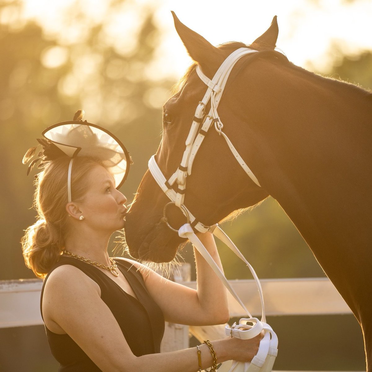 NewVocations's tweet image. Check out this beautiful photo of #NVGrad LA FIERE and her adopter! La Fiere by Noble Mission (GB) was adopted for a second career in dressage and pleasure riding after 5 starts on the track. @NewYorkTHA @TAKE2Tbreds @NYBREDS1 @nytbreeders
