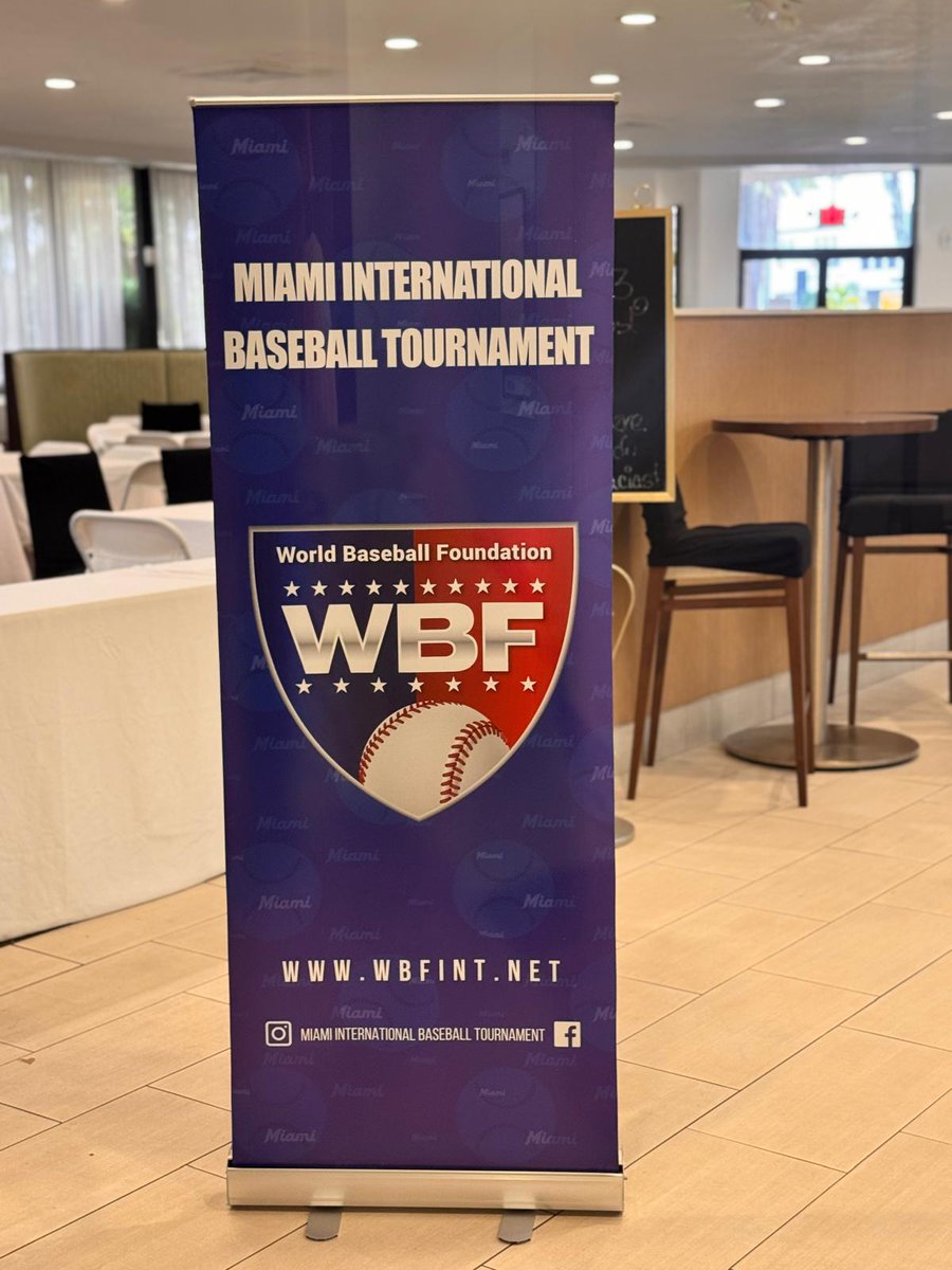 pochoharbEC's tweet photo. El Equipo de Baseball BARCELONA ORIENTE División U18 quedó campeón (invicto) del Miami Internacional Baseball Tournament organizado por el World Baseball Foundation. El Sr. Alejandro Antonio Díaz, Director del Word Baseball Foundation, estuvo presente en la premiación del equipo en el salón del Hotel Holiday Inn en la ciudad de Miami, Florida.