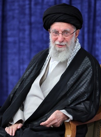 FCharedan's tweet image. تو خود معرفت فقهی، معرفت فلسفی، معرفت سیاسی، معرفت حقوقی، معرفت اخلاق، معرفت اجتماعی، معرفت عرفانیِ اسلامی...
ما اسلام و دیانت و معنویت را با تو شناختیم فرزند علی (ع)...
گفتمان ظلم ستیزی تو خیمه اسلام را نگه داشته است...