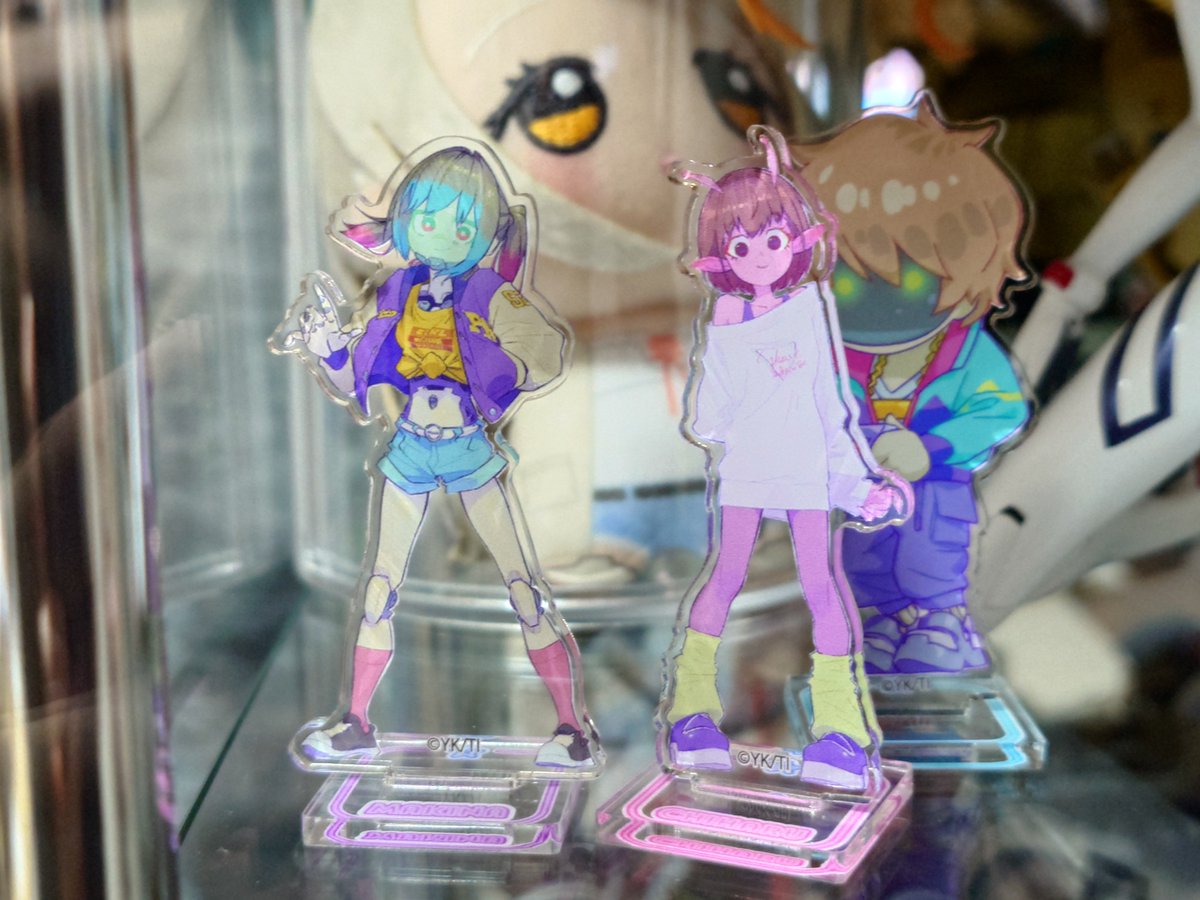 ミルキーサブウェイ展で買ったアクスタ3個でチハルとマキナが揃って