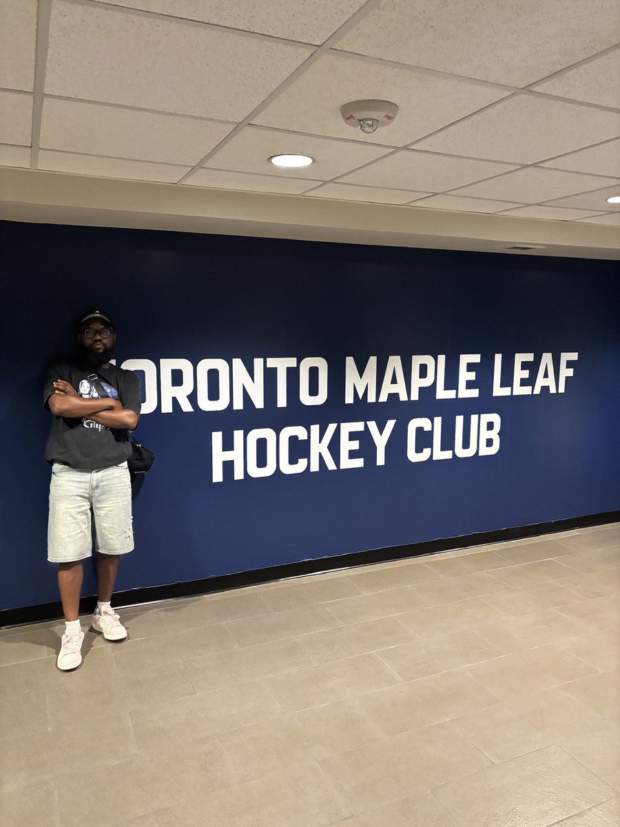 Only1two_'s tweet image. The previous week in Toronto doing tourist things.