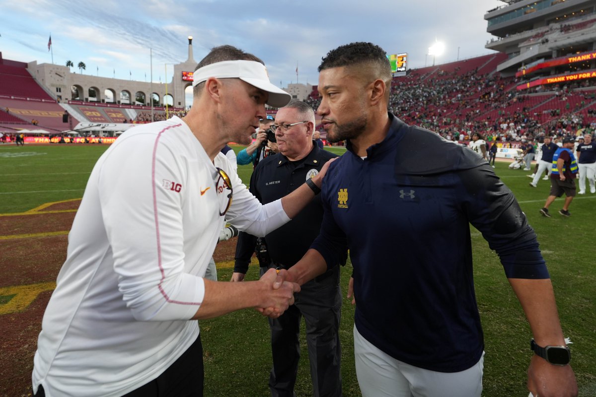 jacksoble56's tweet image. Asked again today about continuing the Notre Dame-USC rivalry, Lincoln Riley's answer has not changed.
"My allegiance and my loyalty is not to Notre Dame," Riley said.
Riley wants the game played, but only on his and USC's terms. @BGInews story: on3.com/teams/notre-da…