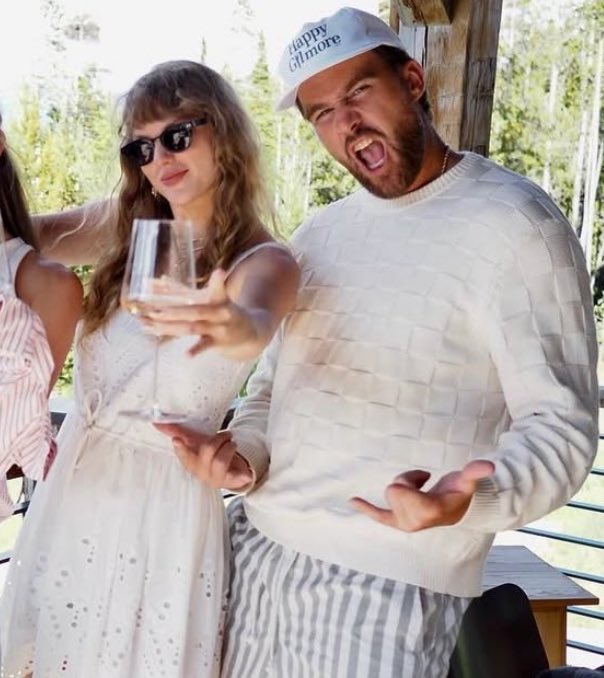 taybehere's tweet image. HELLO OH MY GOD