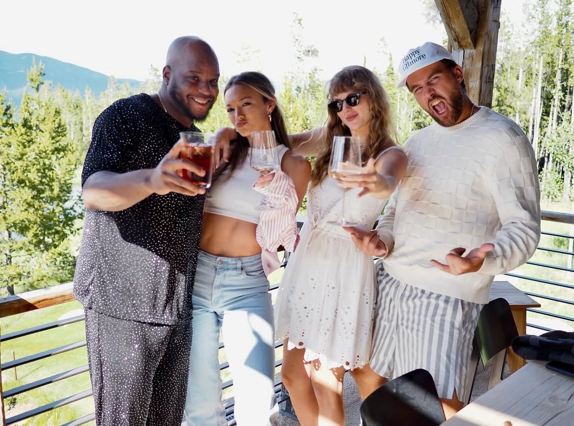 TSwiftNZ's tweet image. 📸 | #NEW photos of Taylor and Travis posted by Travis!
“Had some adventures this offseason, kept it 💯”