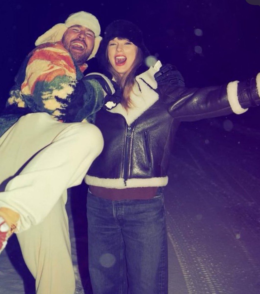 taygrccie's tweet image. oh my god shes so cute