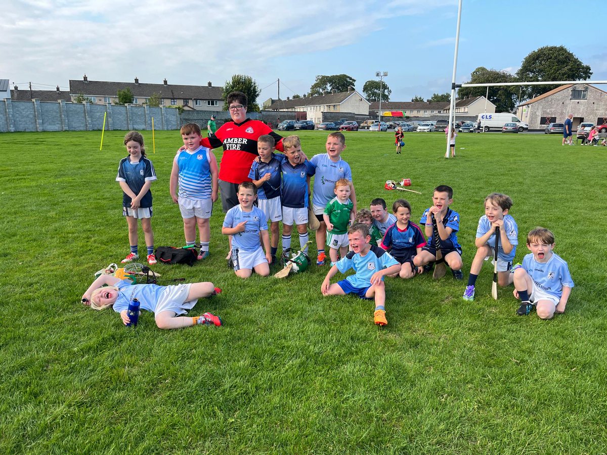 NapGAA's tweet image. Our U7&apos;s had a great hurling blitz in @ocgaaclub this evening. They all had great craic as you can probably tell from this fantastic team pic. 😂