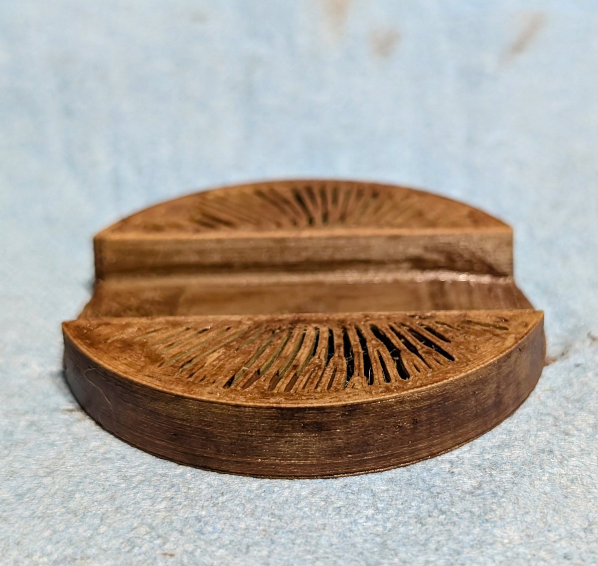 TechJeeper's tweet image. I won a set of @headamame headphones from the @snapmaker DIY giveaway and I'm doing a set of Wood(amame) - here's a preview. Thoughts?