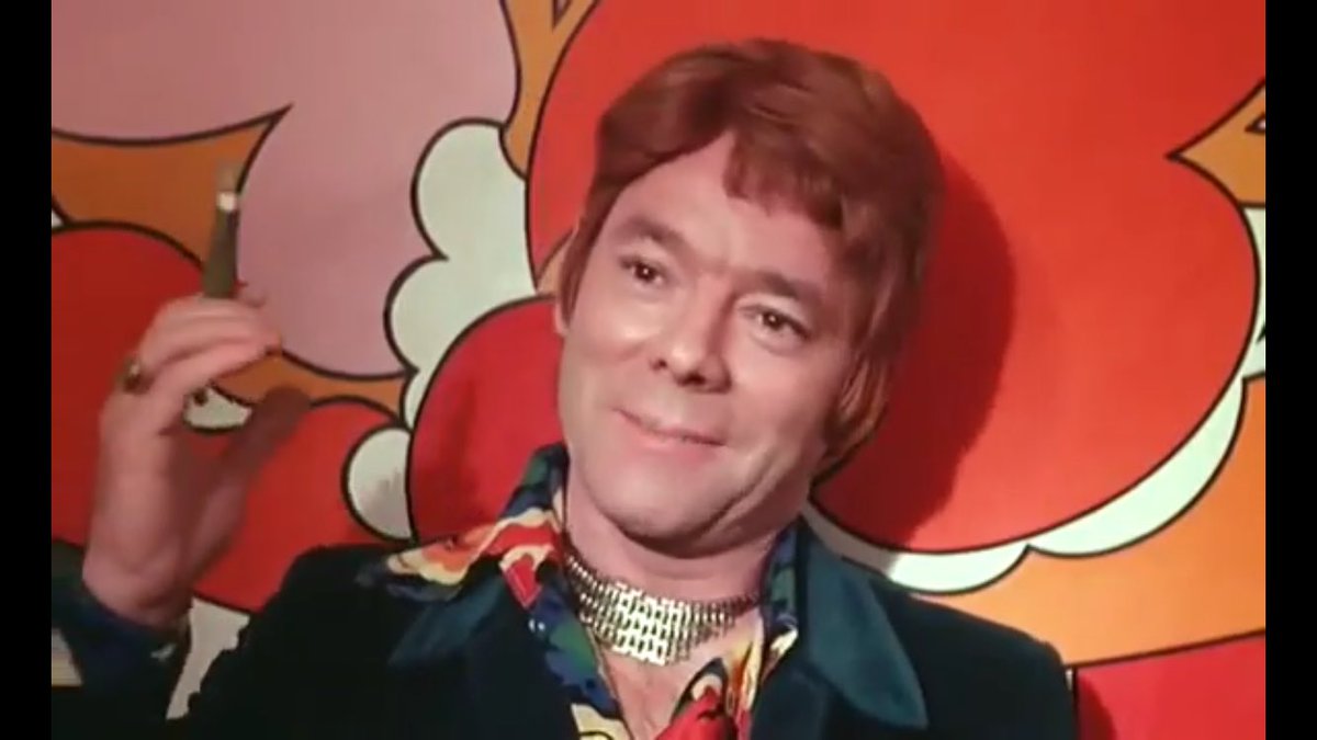 Dominique Zardi en pubard habillé par Lagerfeld dans Juste avant la nuit (Claude Chabrol 1971).

Rep a sa Austin Powers