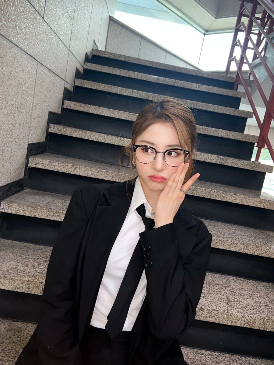 ★ — 𝑓earless tweet media