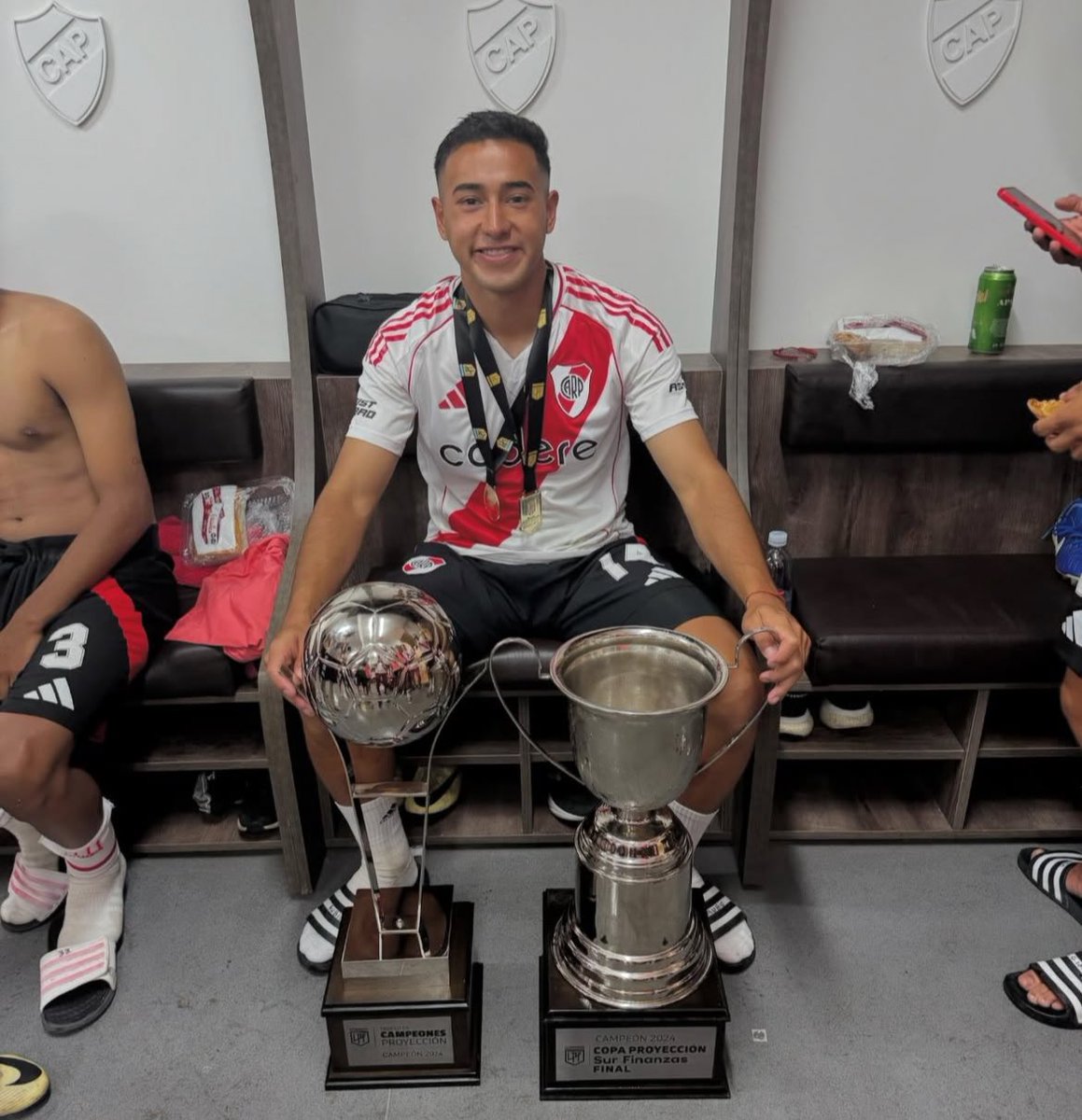 urieliugt's tweet image. 馃毃Enzo Rubio es nuevo jugador de #Uni贸n.
鈫笍 Llega libre desde #River y firmar谩 contrato hasta diciembre de 2027, tal lo adelant贸 @GermanBalcarce.
