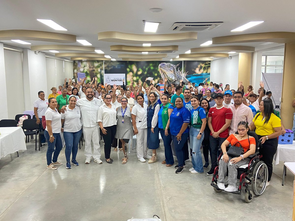 GobCordoba_'s tweet photo. #AEstaHora Realizamos una feria de servicios institucionales junto a @DefensoriaCol y @monterialcaldia en el marco de la Conmemoración del Día Nacional del Cuidador y Asistente Personal, en la que abordamos temas de salud y autocuidado para personas con discapacidad y cuidadores. https://t.co/fP50SIqvQp