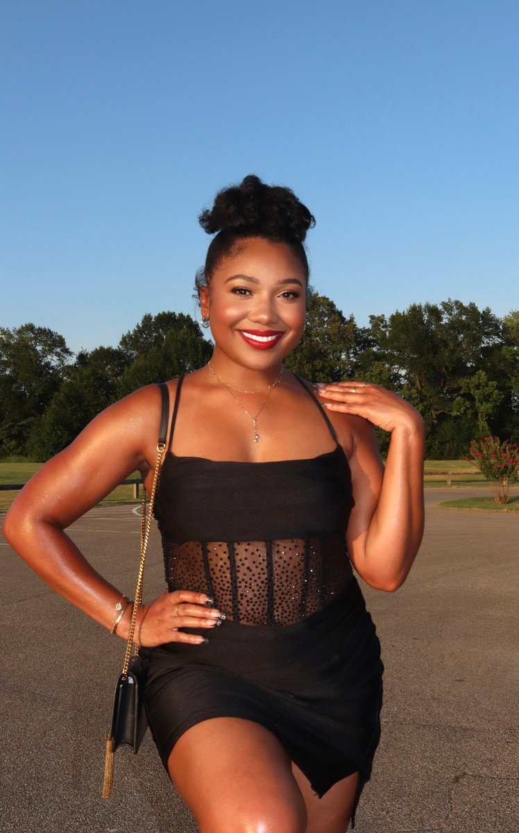 allofdestiny's tweet image. Chapter 34 🎈 7/17 ♋️
Grateful for another year of life. Thank you God. Walking into 34 softer, stronger, sexier, slimmer and Still her. ✨

#34AndThriving #BirthdayBehavior #Chapter34